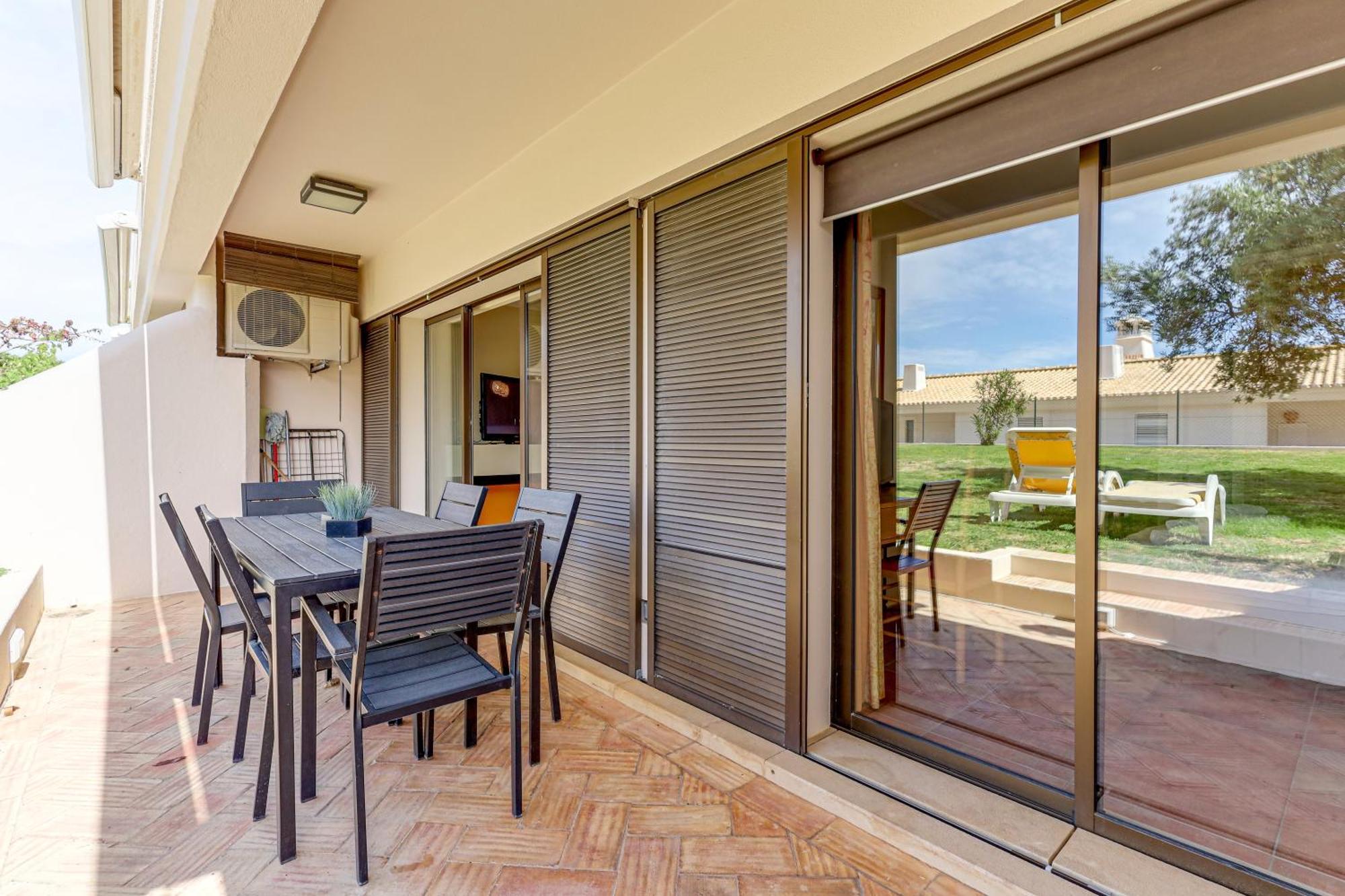 Apartment With 2 Bedrooms, 2M To The Beach Armacao de Pera Exterior photo