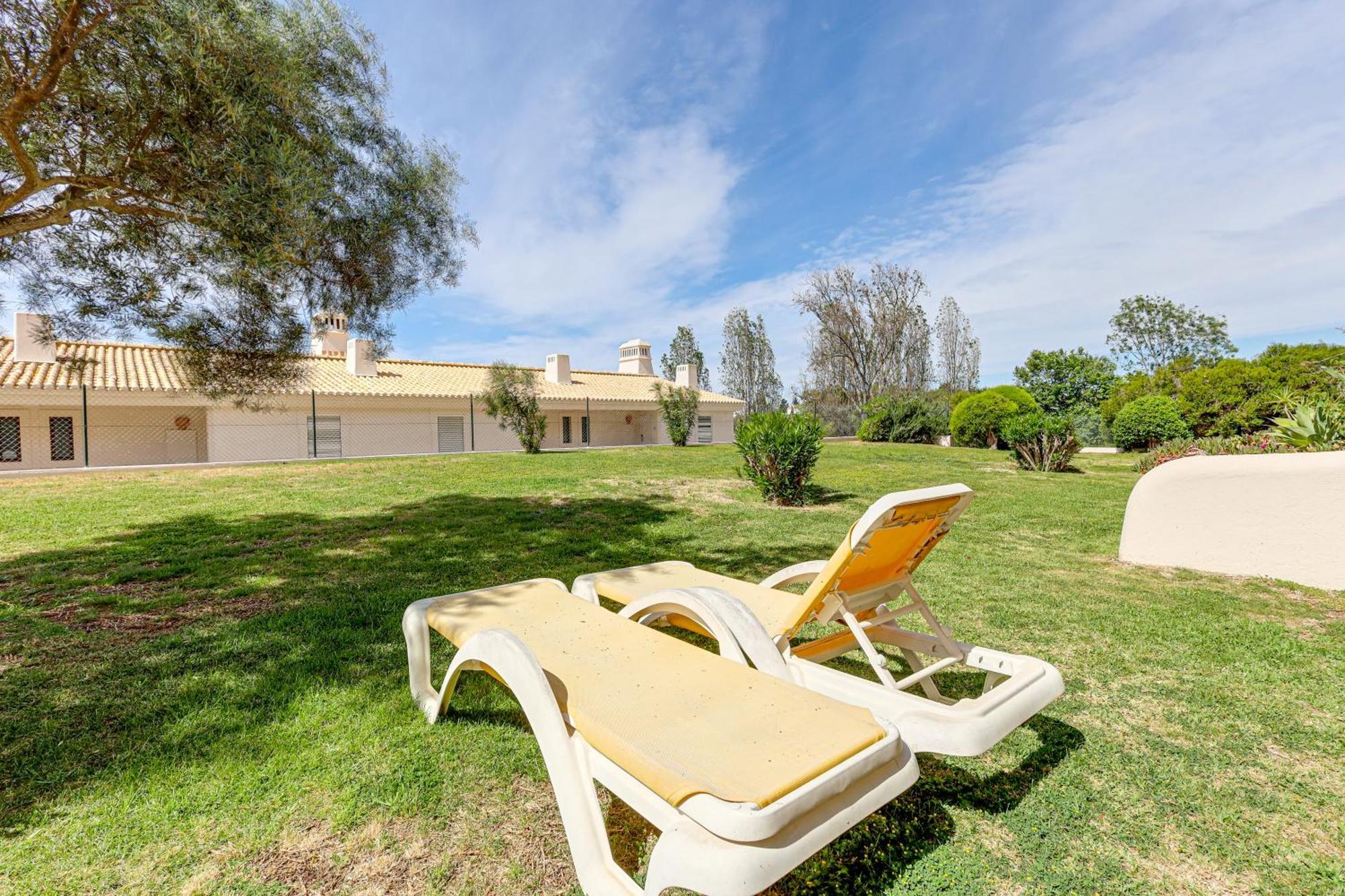 Apartment With 2 Bedrooms, 2M To The Beach Armacao de Pera Exterior photo