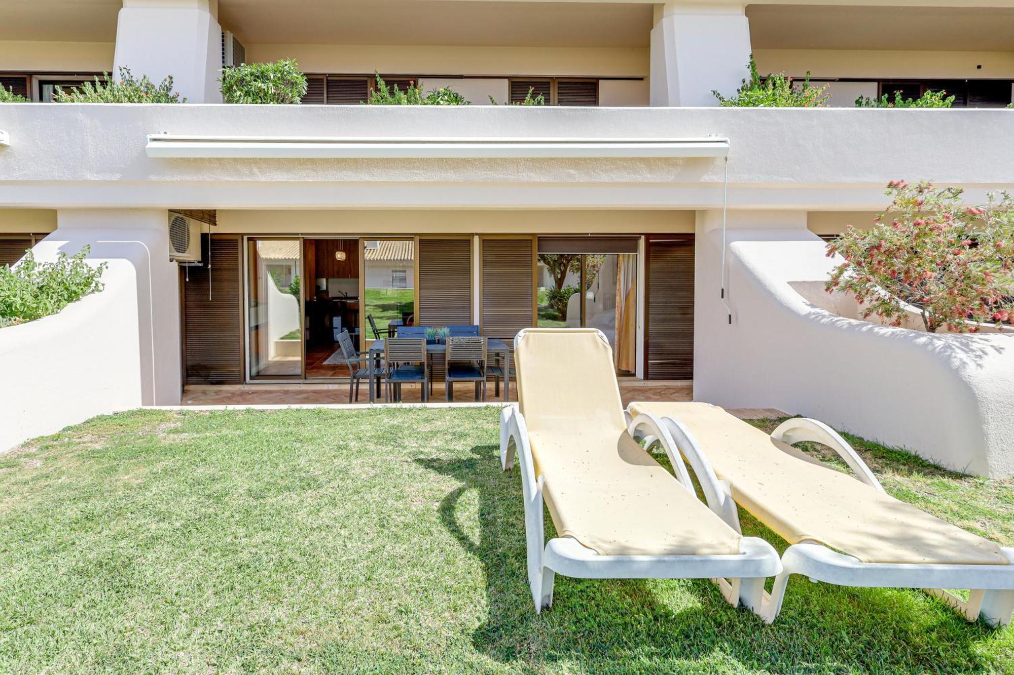 Apartment With 2 Bedrooms, 2M To The Beach Armacao de Pera Exterior photo