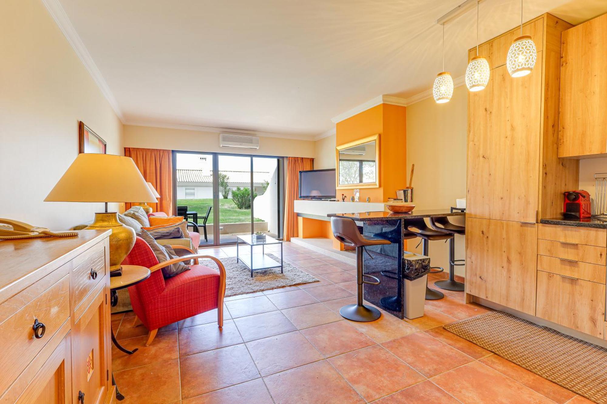 Apartment With 2 Bedrooms, 2M To The Beach Armacao de Pera Exterior photo